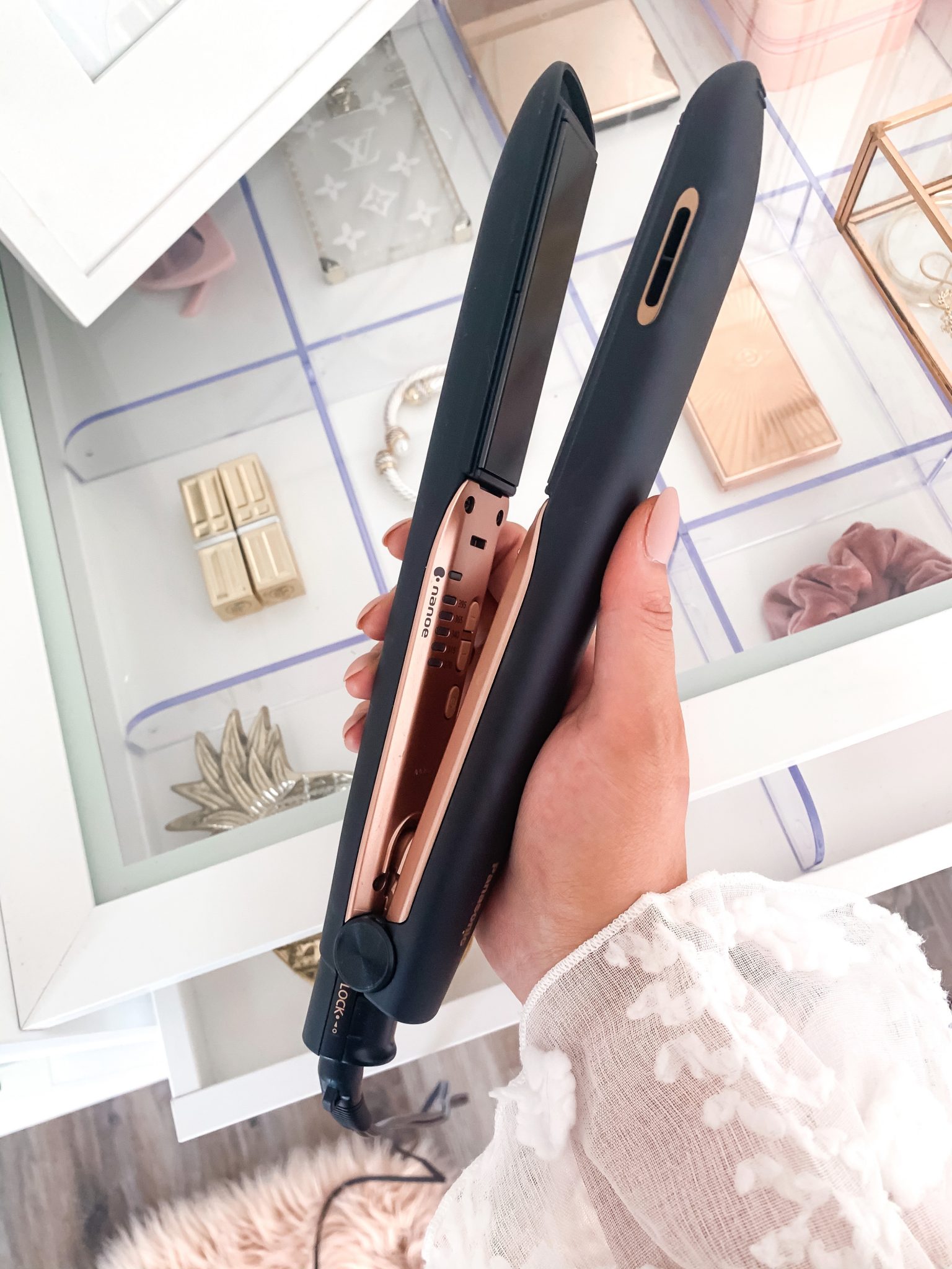 How To Curl Your Hair With A Straightener Mash Elle